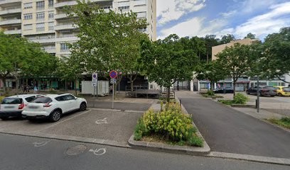 Ryna, Boucherie à Sainte-Foy-lès-Lyon