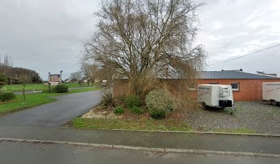 Les Trois Petits Cochons, Boucherie à Hénanbihen