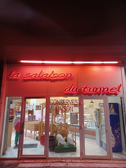 La Salaison Du Tunnel, Boucherie à Laveissière