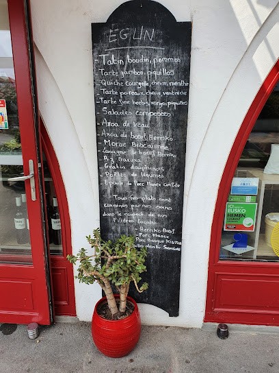 Sage Tristan Boucherie De Sare, Boucherie à Sare