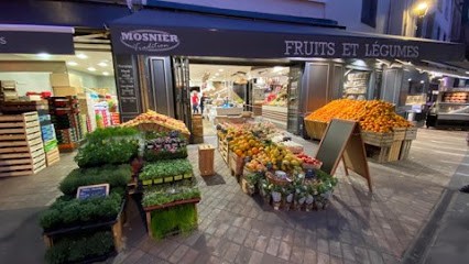 In The Small Market Of Chamalières, Boucherie à Chamalières