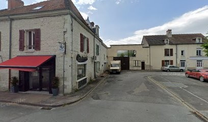 Lucquiaud Julien, Boucherie à Saint-Gervais-les-Trois-Clochers